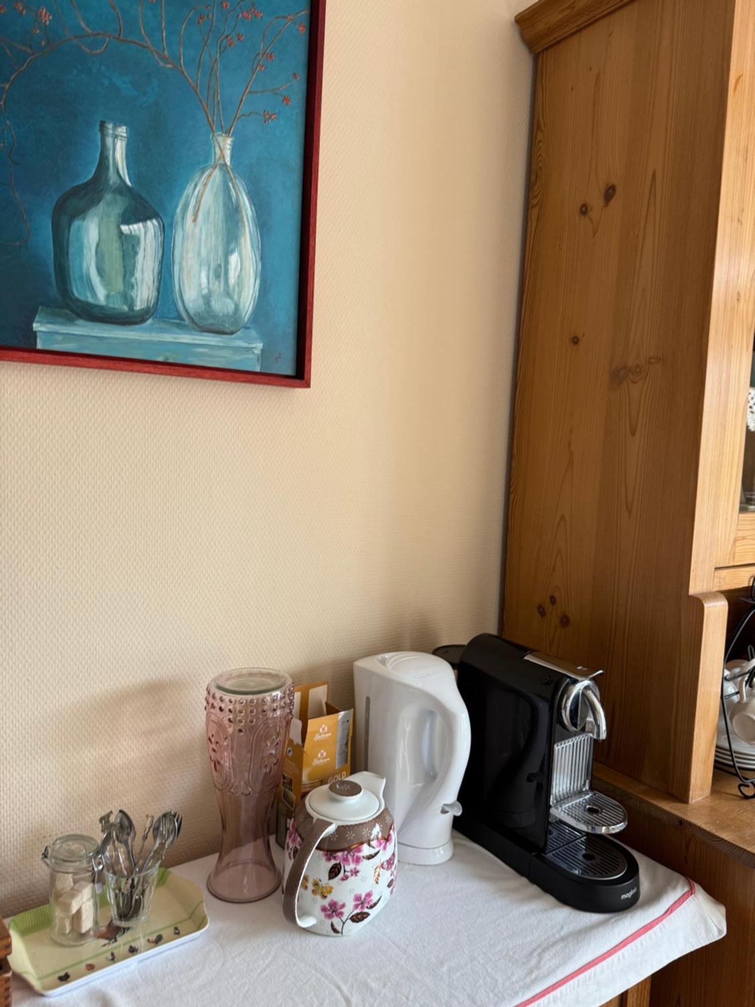 Bij Flora Bed & Breakfast Беекберген Екстериор снимка